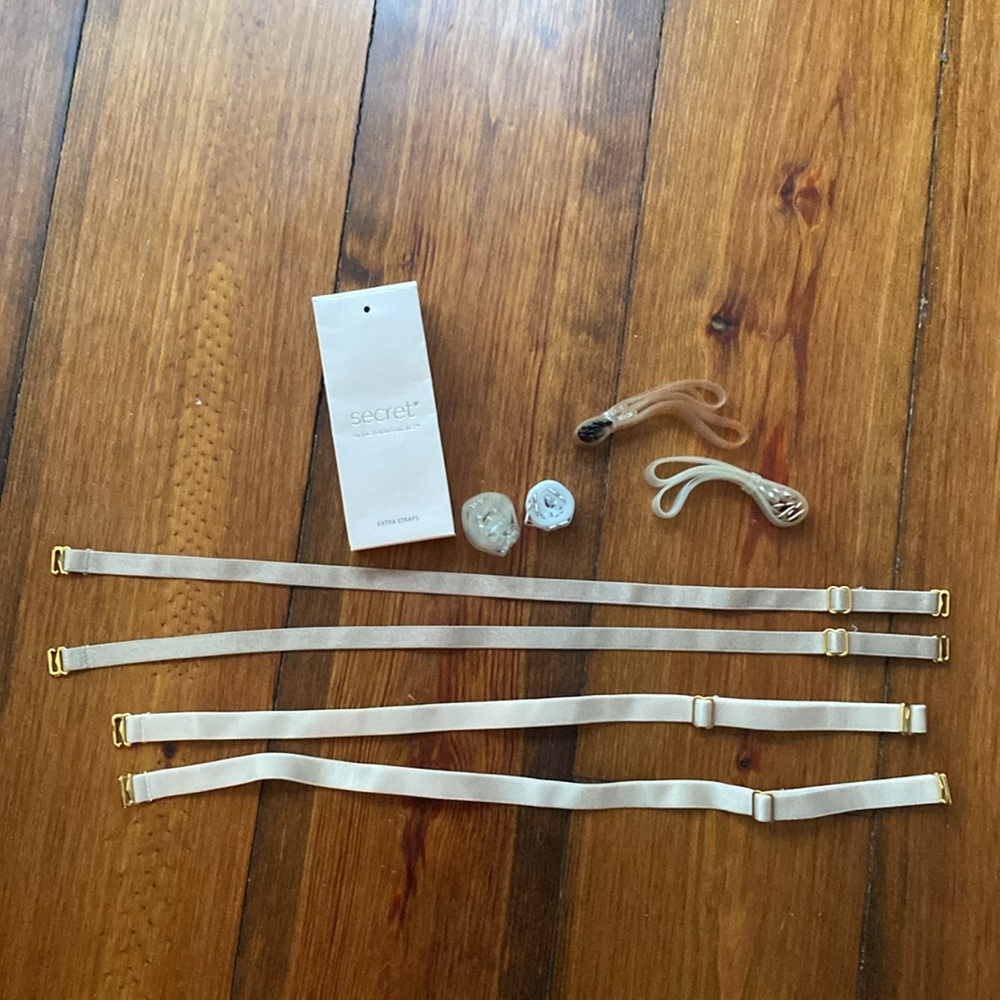 New Victoria’s Secret Extra Bra Straps (2 nude & 4 clear)
